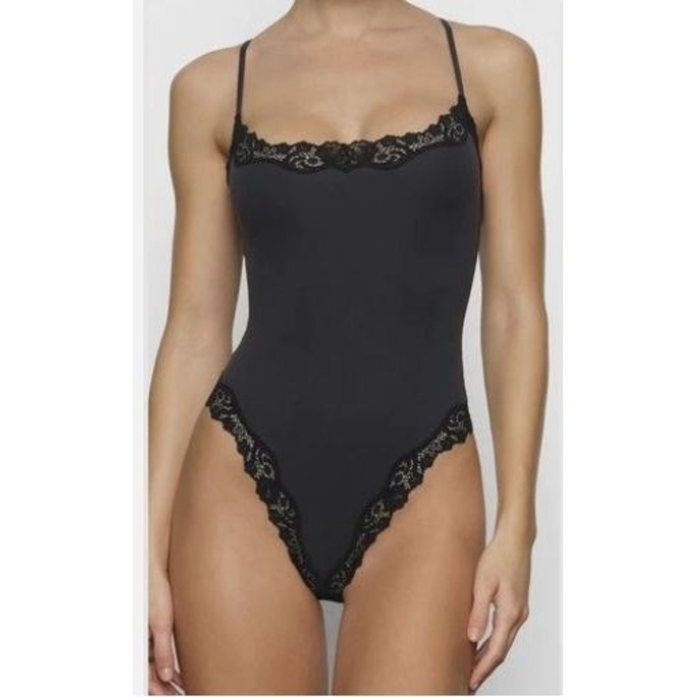 SKIMS Fits Everybody Lace Cami Bodysuit Onyx Black Sz 3X